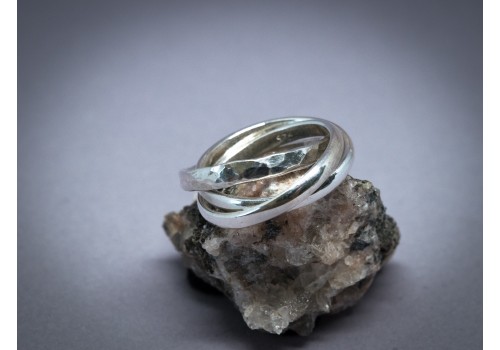 Woman's ring
